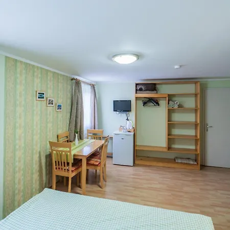 Panorama Bed & Breakfast 3*