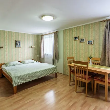 Panorama Bed & Breakfast 3*
