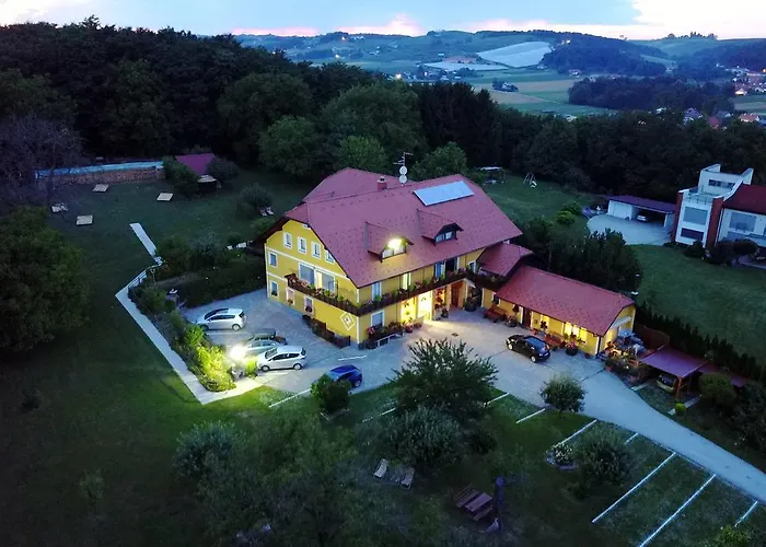 Panorama Bed & Breakfast 3*