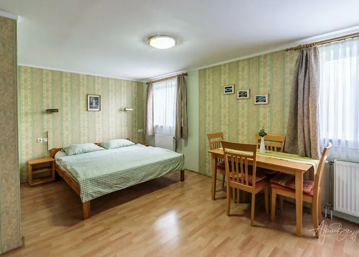 Panorama Bed & Breakfast 3*