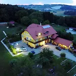 Panorama Bed & Breakfast 3*