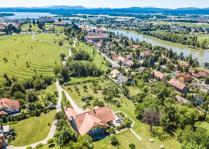 Panorama Bed and Breakfast 3*